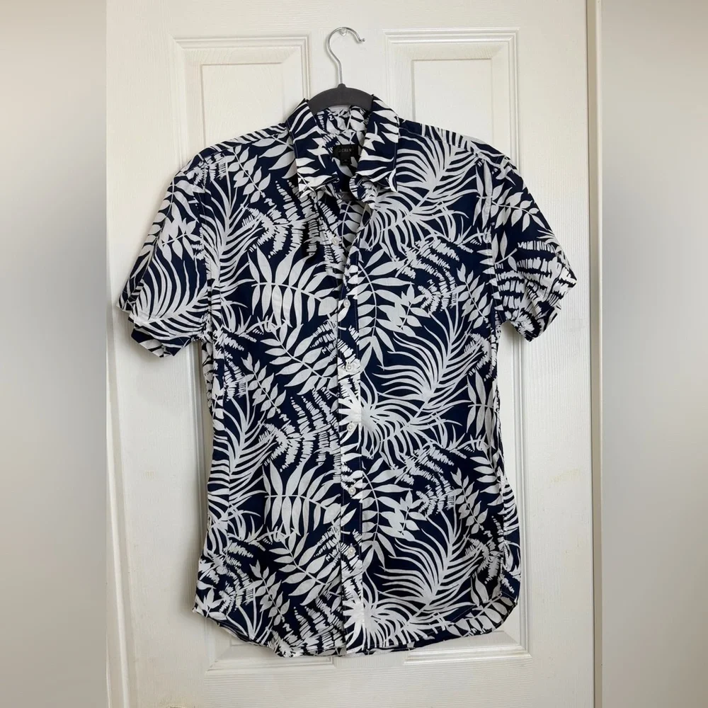 J. Crew men’s Navy and White Leaf Print button down Shirt